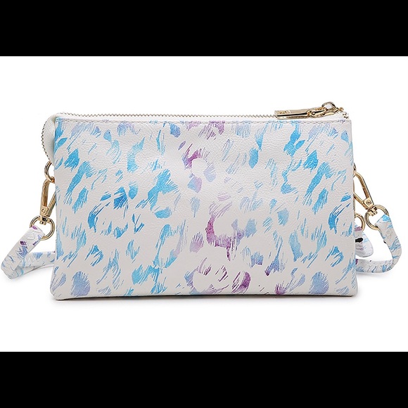 Cheetah Crossbody Wristlet (Vegan) - Jen & Co - Picture 2 of 4